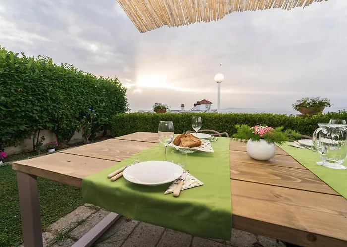 Shanti - Restaurant Di Aversano Salvatore Couette-café 4*