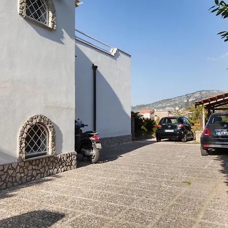 Shanti - Restaurant Di Aversano Salvatore 4*