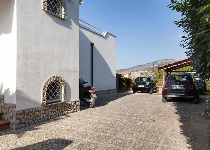 Shanti - Restaurant Di Aversano Salvatore 4*